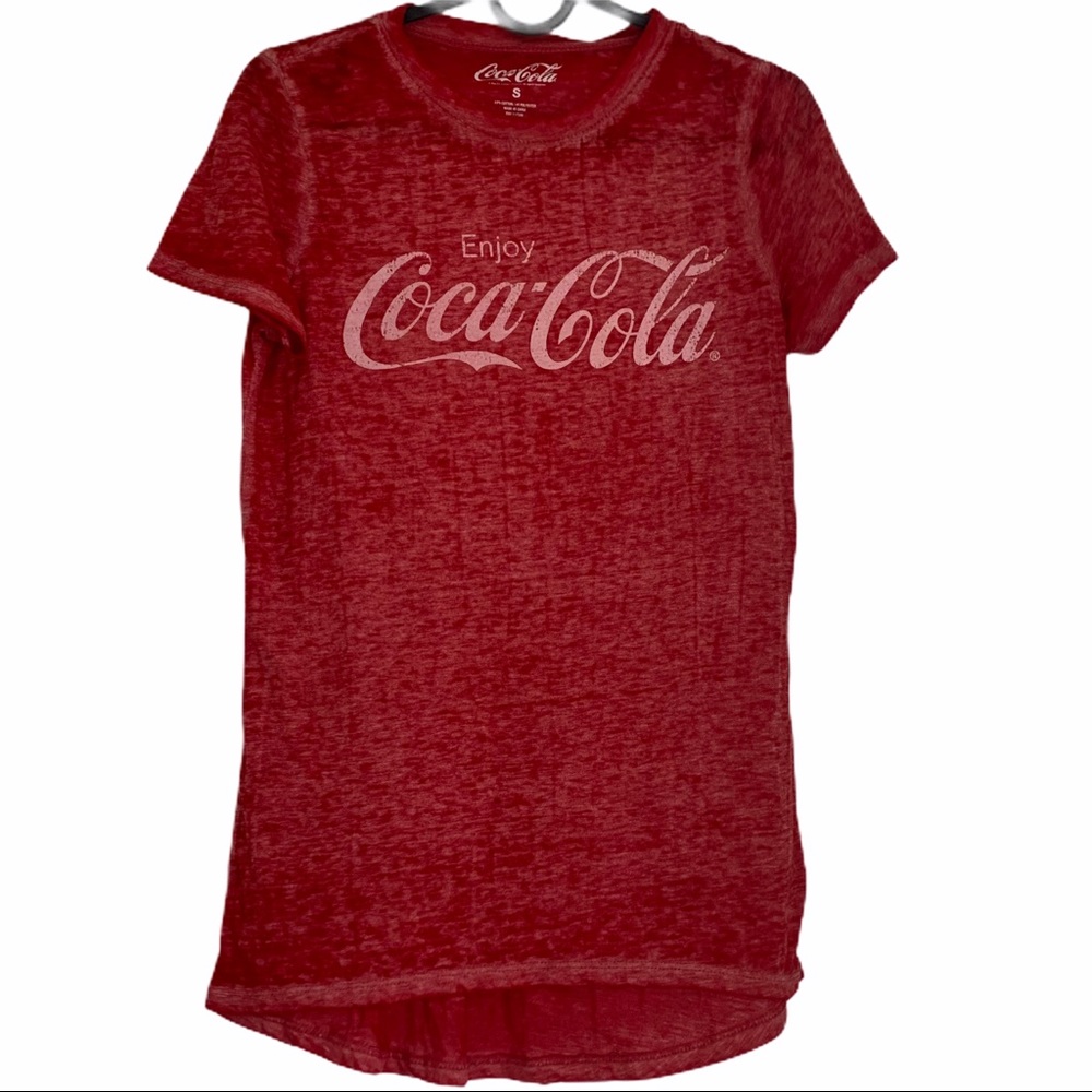 3/$18 🌻 Coca- Cola Graphic Tee Size Small